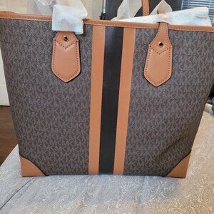 Michael Kors Eva